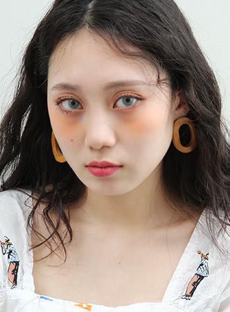 wooden earrings (2 colors)
