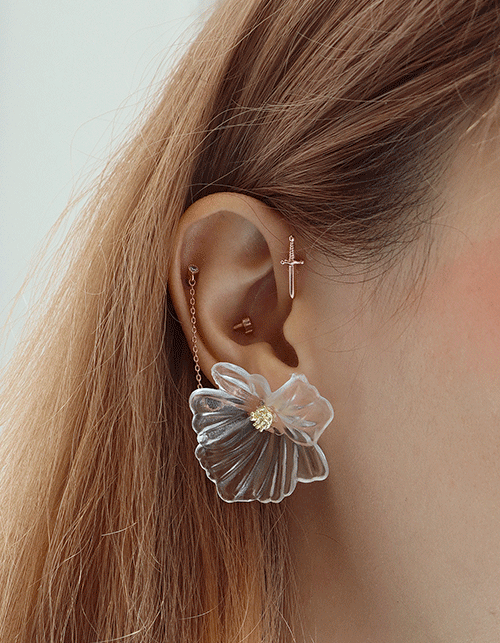 gold stamen clear flower earring