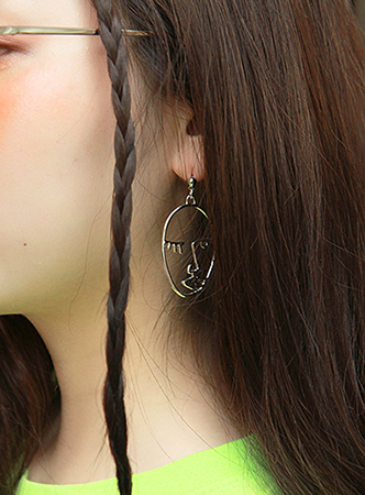 metal drawing earring (2 types)