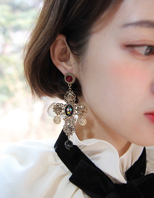 flower point antique earring