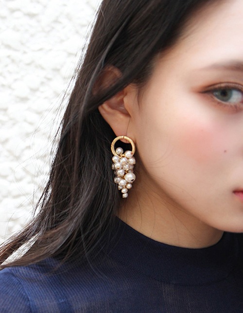 gold muscat pearl earring