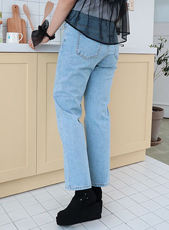 light blue denim pants (3 sizes)