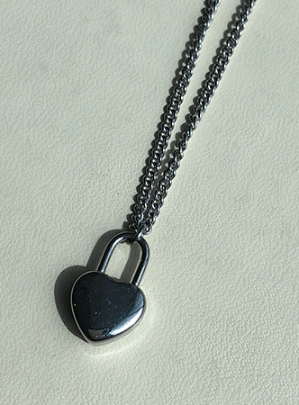 Heart lock necklace (써지컬스틸)