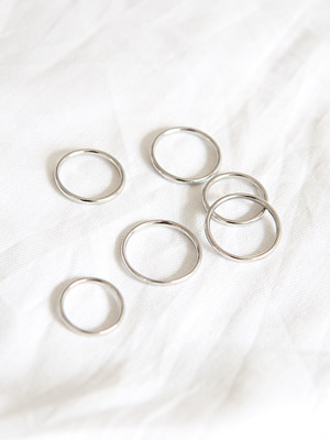 surgical steel simple ring (8 sizes)