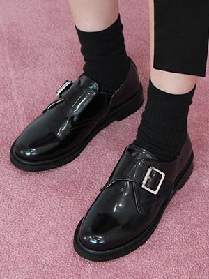 monk buckle loafer