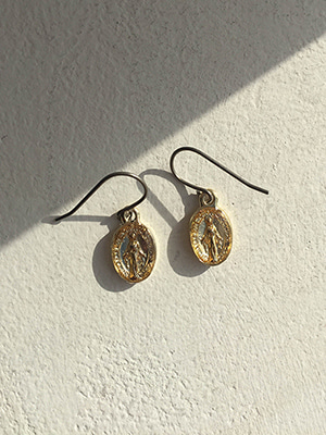 Mini rosario earring