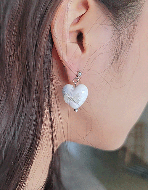 plump heart pearl ribbon earring