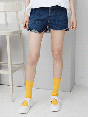 unbalance cutting denim shorts (2 colors)